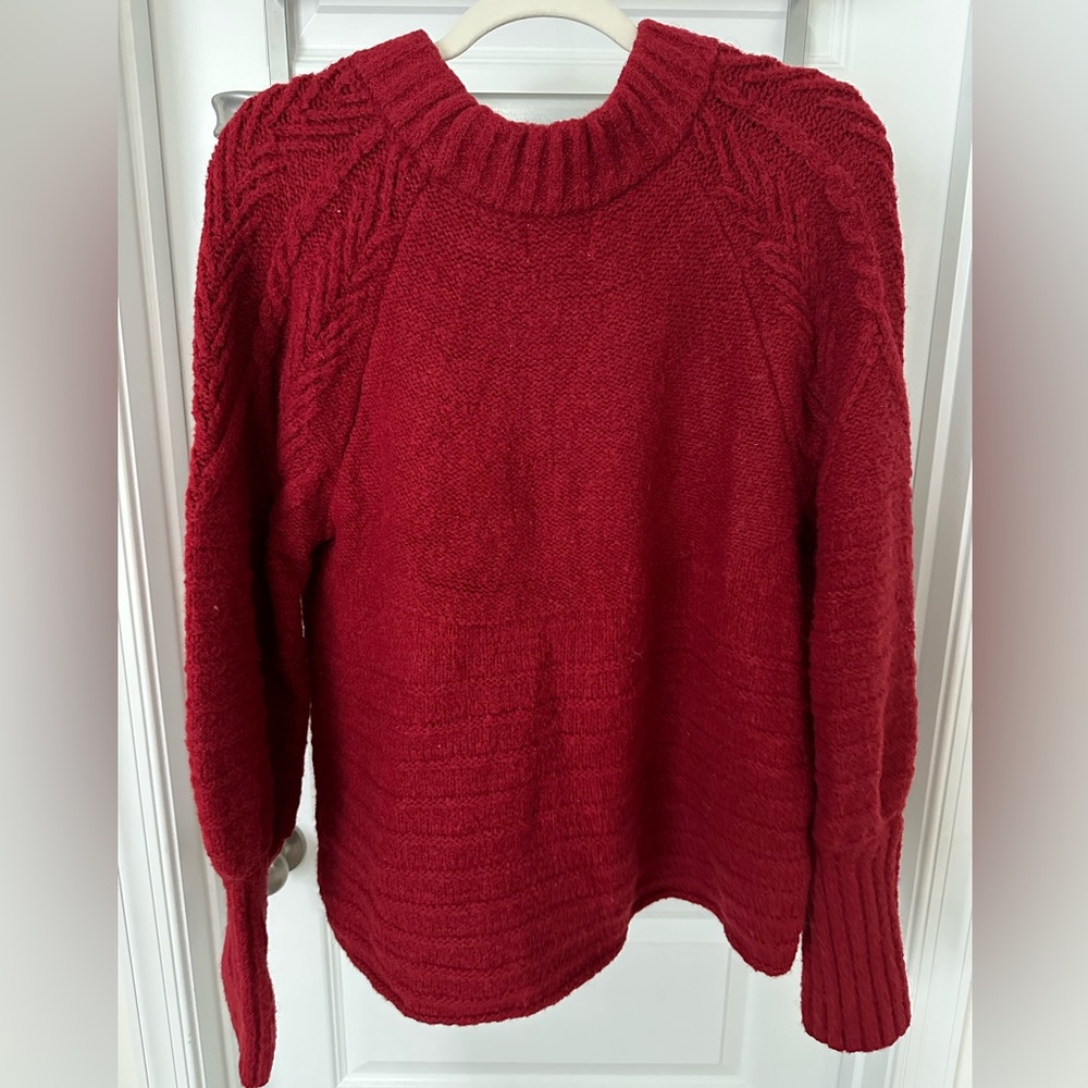 Universal Thread Women’s Sweater - Picture 2 of 3
